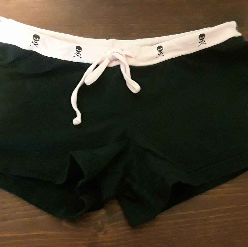 Pinup rockabilly pink skull derby shorts like new